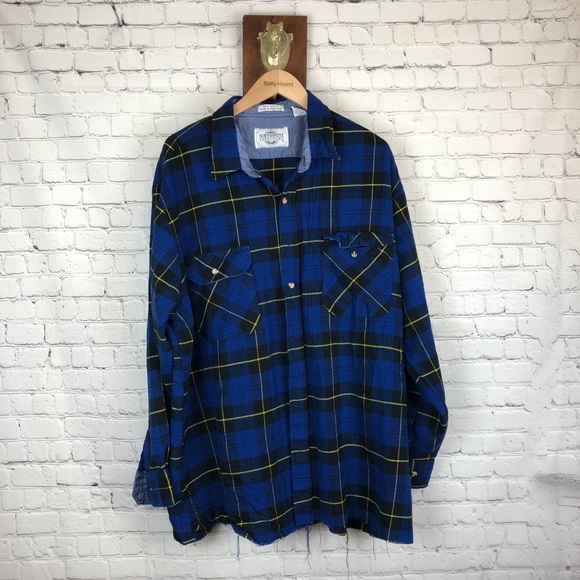 “DONT TOUCH ME” oversized flannel - Picture 2 of 3